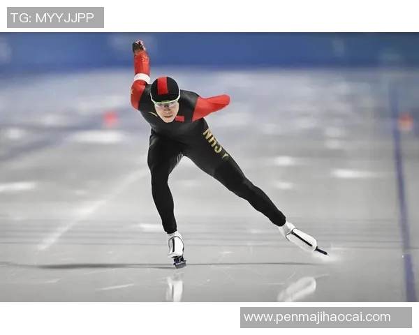 中国选手包揽短道速滑世界杯前三，场馆欢呼雷动